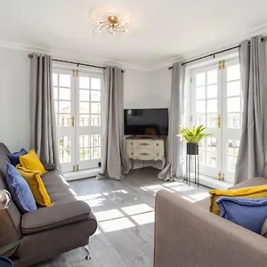 Apartment The Boulevard - Stunning 3 Bedroom With Free Parking York